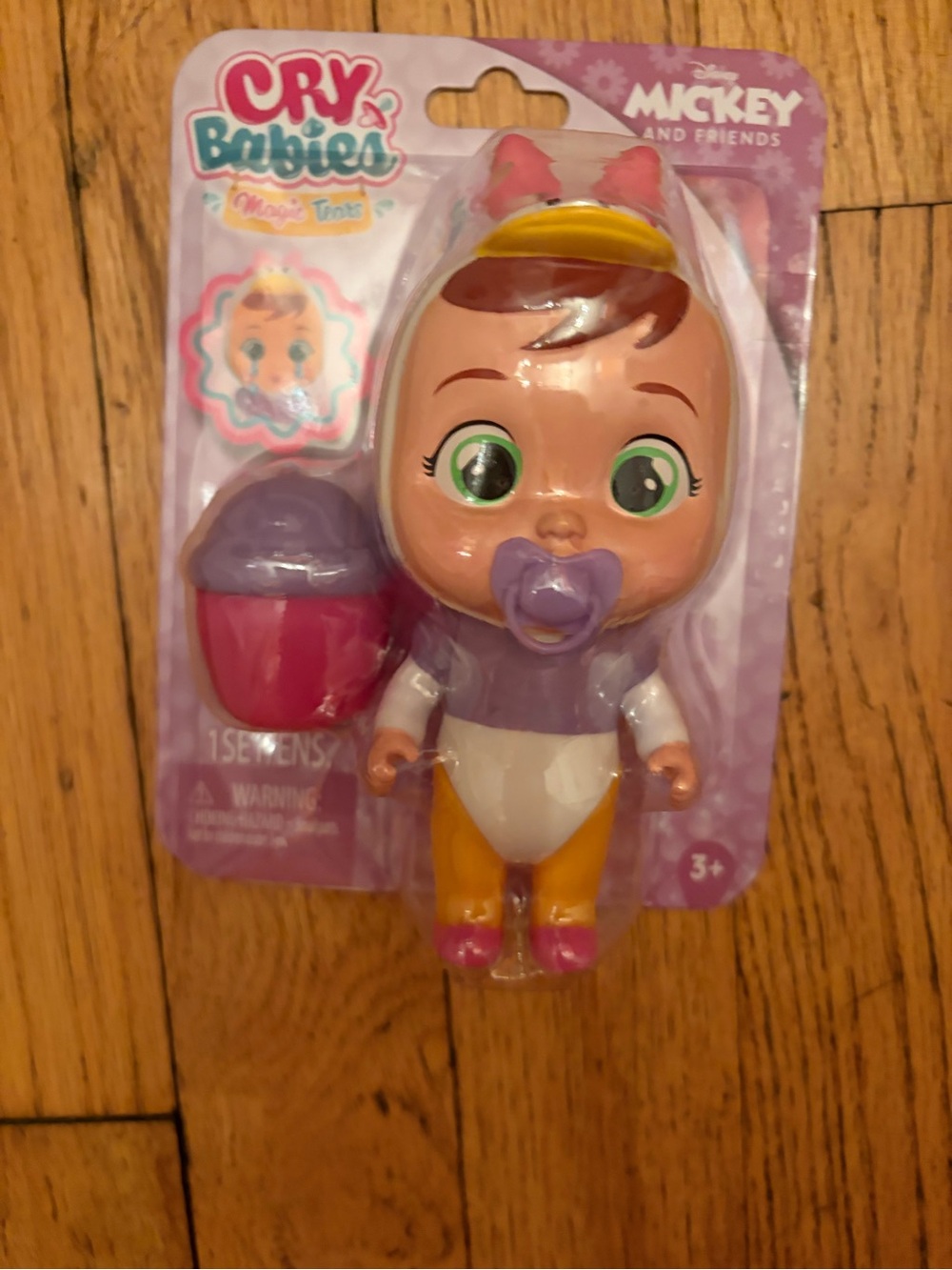 Disney cry baby Daisy Duck